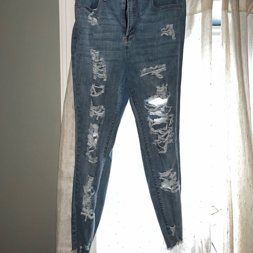Rue 21 ripped skinny jeans
